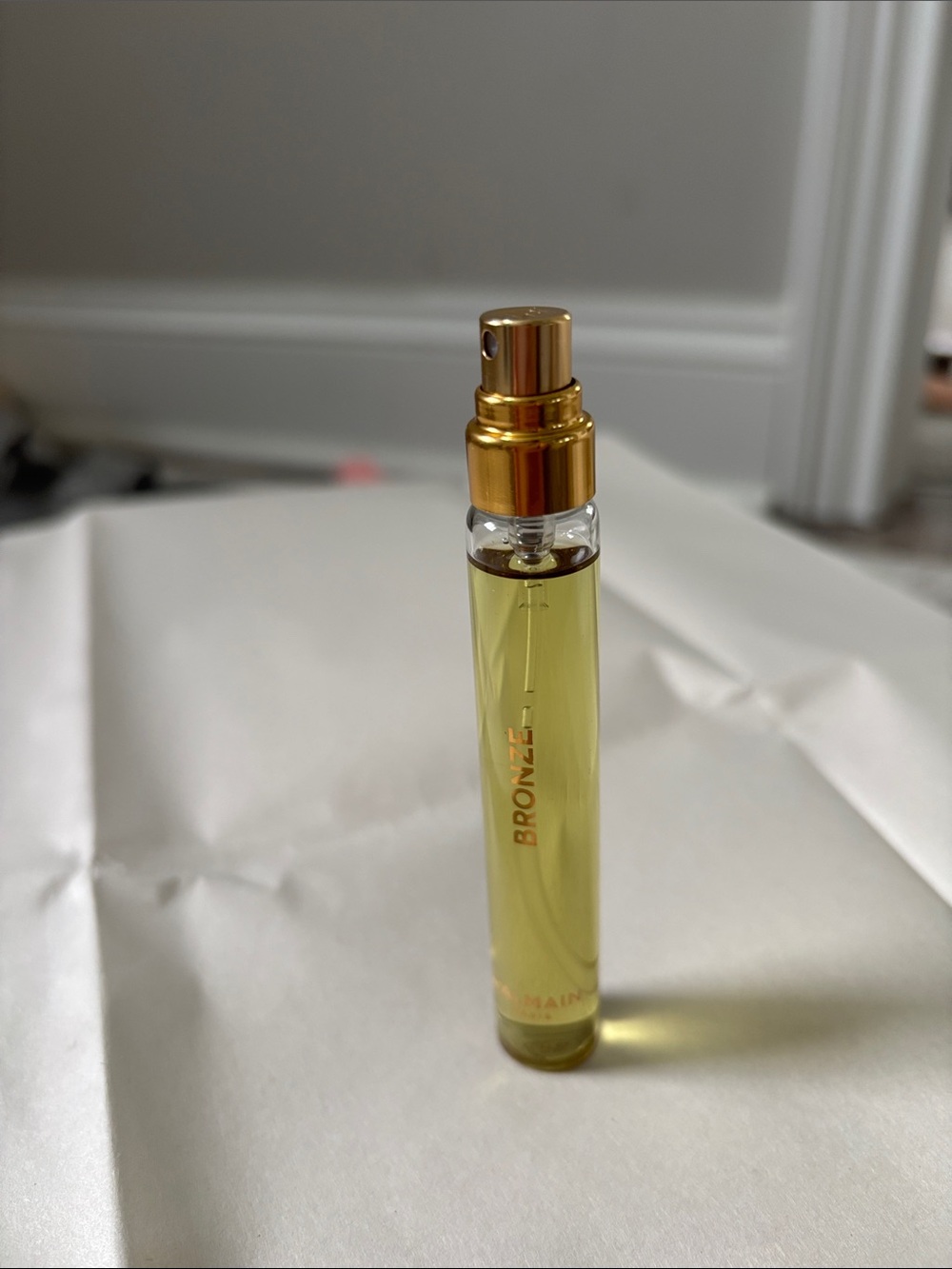 Balmain Bronze Eau de Parfum
Blazing Cedarwood & Cooling Patchouli(brand new )